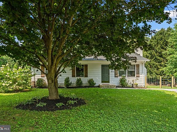 4th image of 1810 Bloom Rd