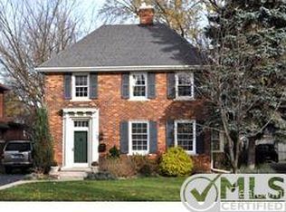 704 Lincoln Rd, Grosse Pointe, MI 48230