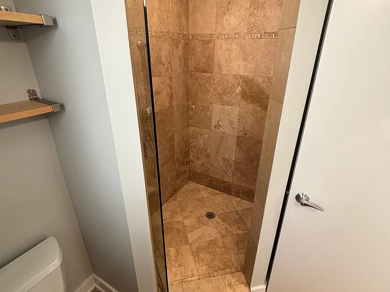 2245 W Barry Ave #2C — Photo 14