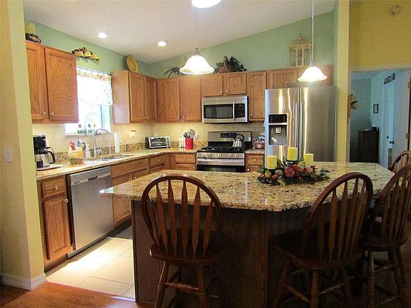5th image of 9295 SE 177th Simons Ln