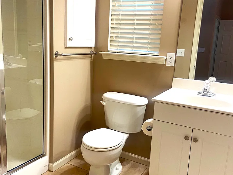 422 Holland Lakes Dr N — Photo 10