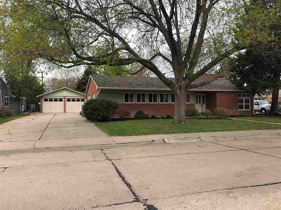 1st image of 312 W Circle Dr