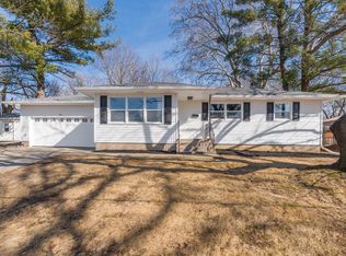 310 Hillcrest Dr, Geneseo, IL 61254