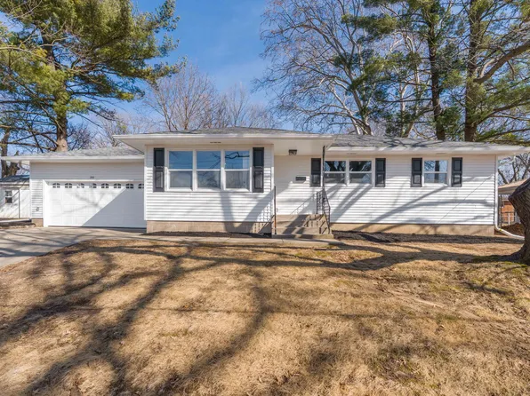 310 Hillcrest Dr, Geneseo, IL 61254