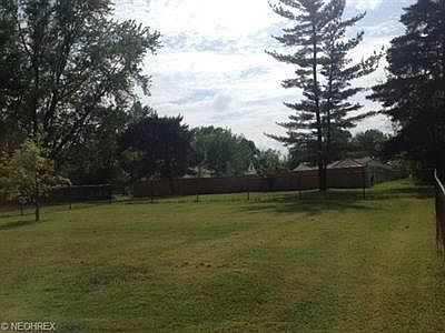 2nd image of 114 Briarleigh Dr