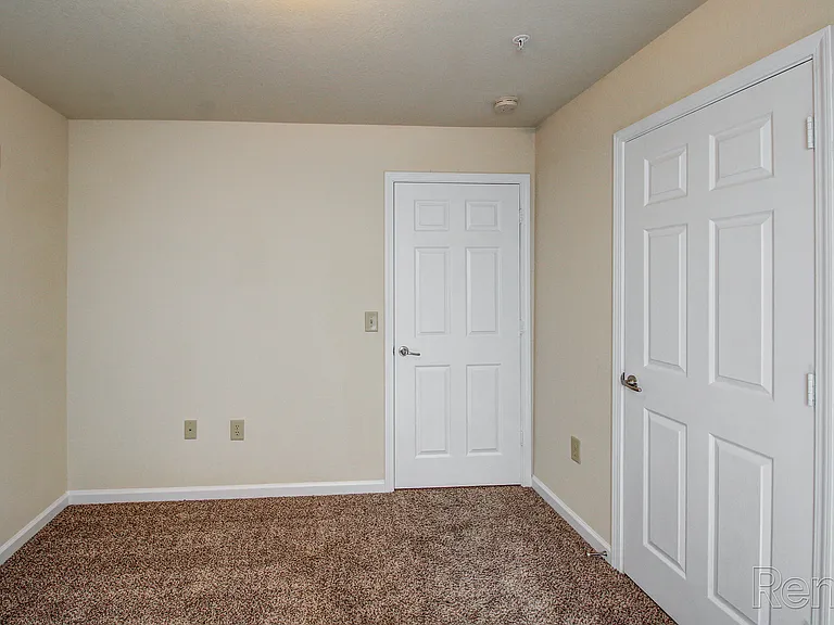 Hallmark at Oak Ridge Apartments — Photo 10