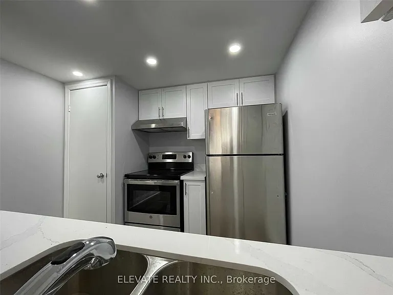 68 Douro St #111 — Photo 11
