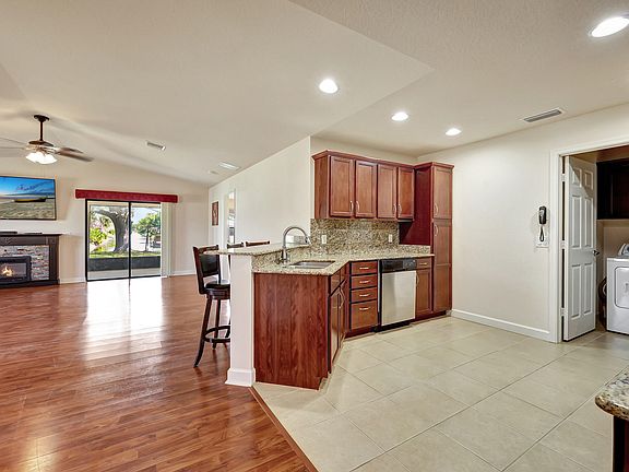 4th image of 38 Silver Oak Drive