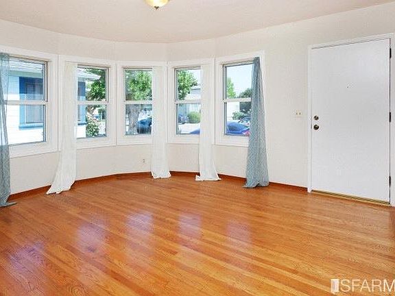3rd image of 945 Masson Ave