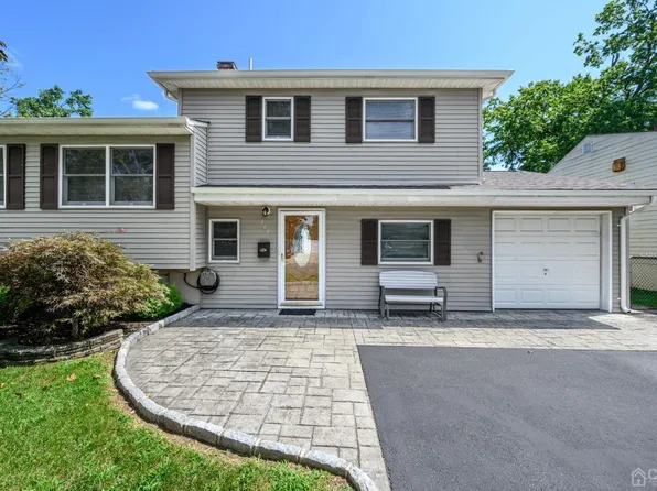 343 Cypress Dr, Colonia, NJ 07067