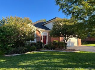3263 Primrose Dr, Rochester Hills, MI 48307