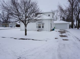 102 State St, Cabery, IL 60919