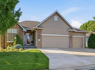 2746 SW Blue Stem Dr, Topeka, KS 66614