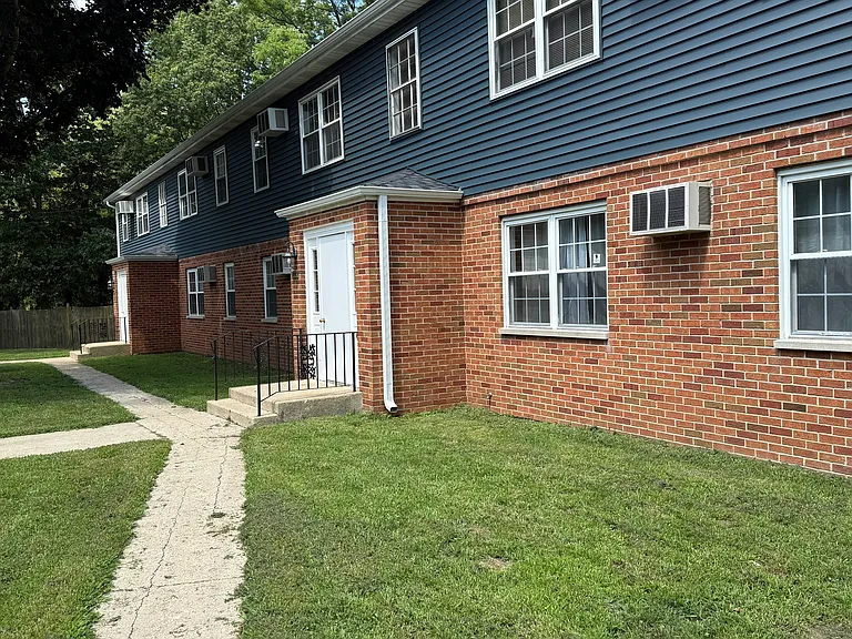 608 Van Buren St #G — Photo 7