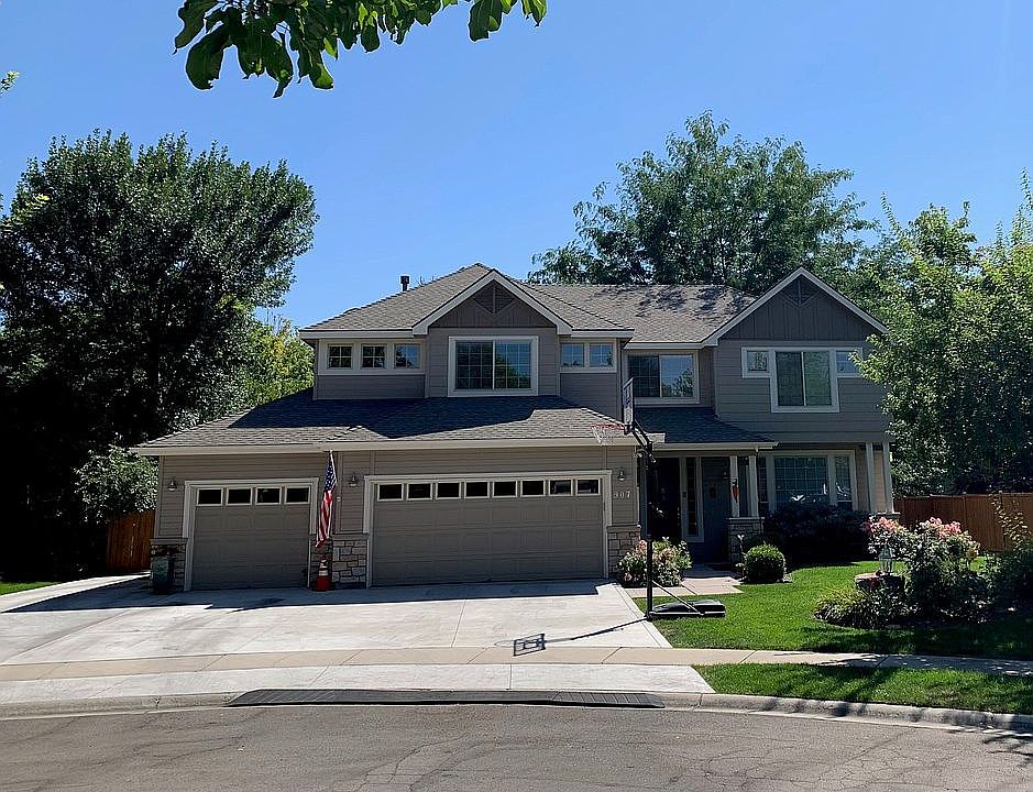 907 E Knoll Ct