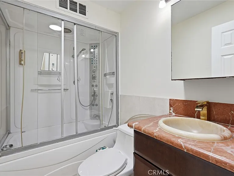 926 N Rowell Ave — Photo 15