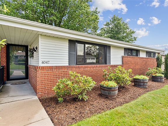 2nd image of 4047 Crestwood Dr