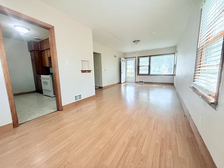 1171 Bourland Ave — Photo 4