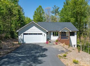 404 High Ridge Dr, Mills River, NC 28759