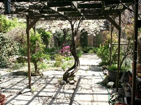 1025 Willow Avenue image 1 of 5