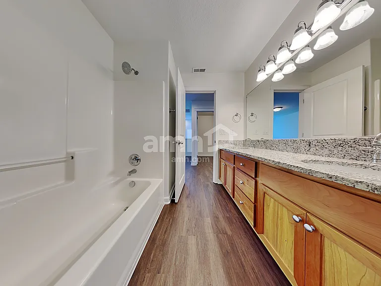 10111 NE 28th Pl — Photo 16