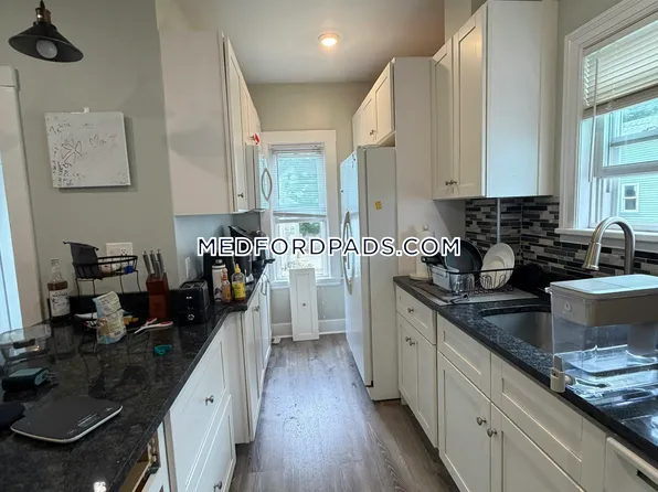 95 Winthrop St, Medford, MA