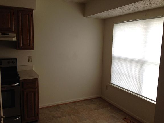 2nd image of 409 Darby Ln