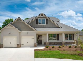 1040 Clubhouse Dr, Madison, GA 30650