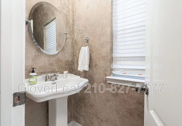 26875 Hogan Dr — Photo 35