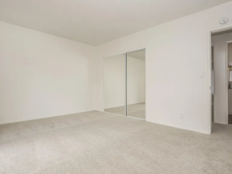 Castilian and Cordova Apartment Homes — Photo 14