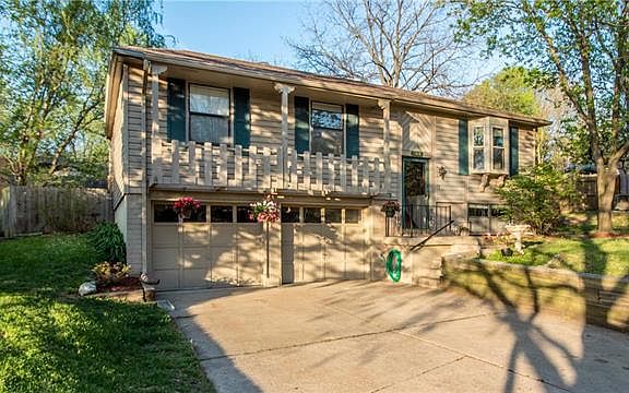 2nd image of 2905 NW Winston Cir