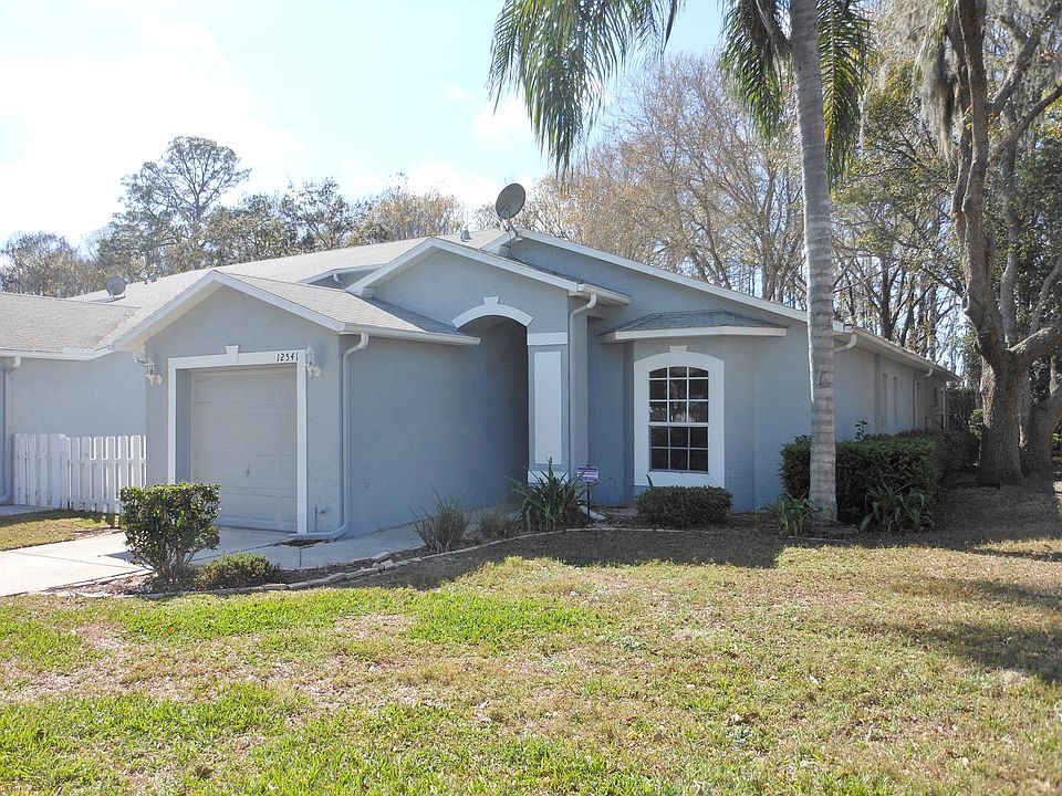 2nd image of 12541 Hollybrook Ln