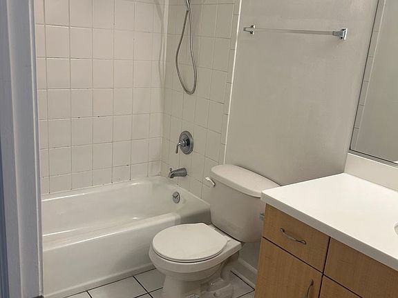 4th image of 3575 S Archer Ave APT 202