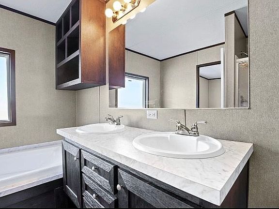 4th image of 116 Tropical Breeze Ln