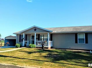 104 Depot St, Victoria, IL 61485