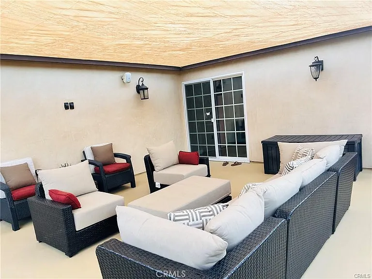 104 Avenida Caballeros — Photo 41