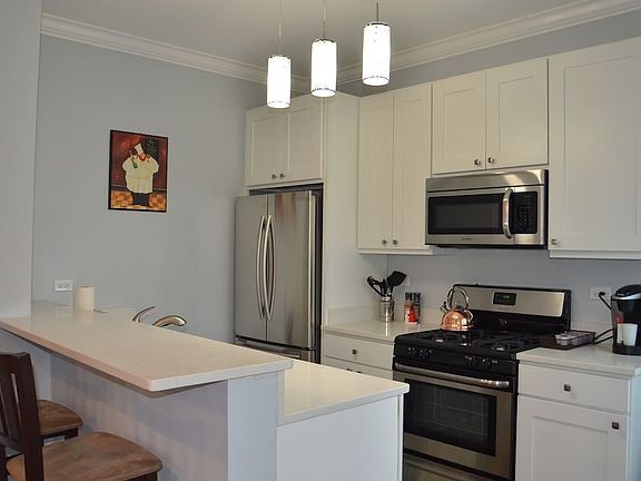 5th image of 735 W Belmont Ave APT 2F