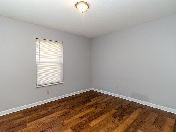 4th image of 513-527 Evelyn Ave #519