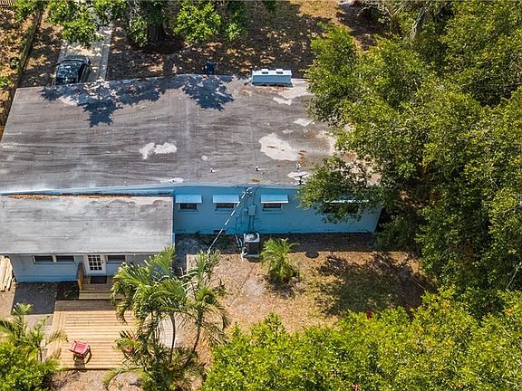 3rd image of 815 Buckwood Dr