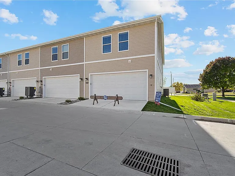 Hazeltine Pl — Photo 26