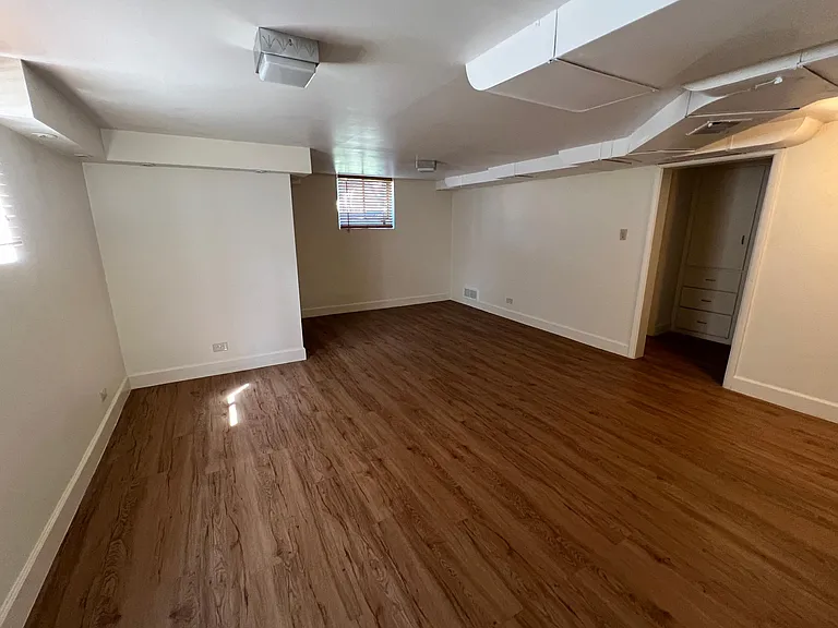 988 Detroit St — Photo 12