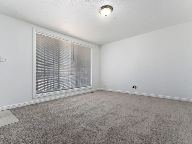 443 N Dorothea Way — Photo 18