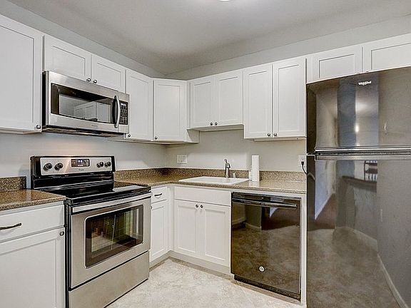 5th image of 9094 N Park Plaza Ct #9094