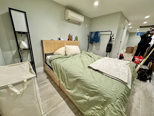 Rented by Outlive | media 12