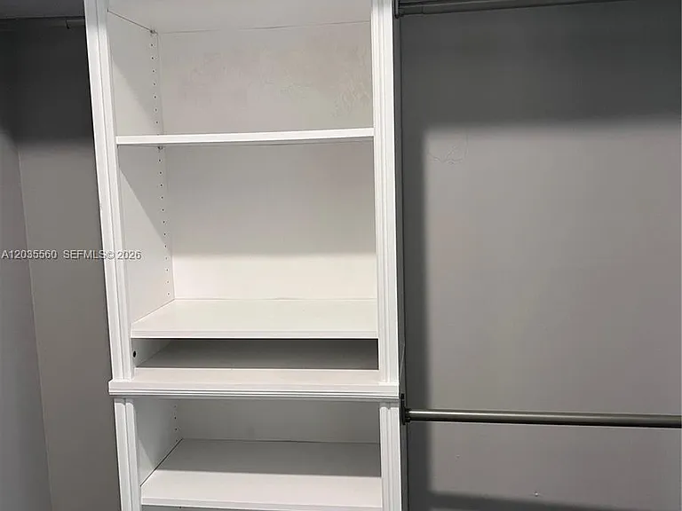 S Park Rd — Photo 10