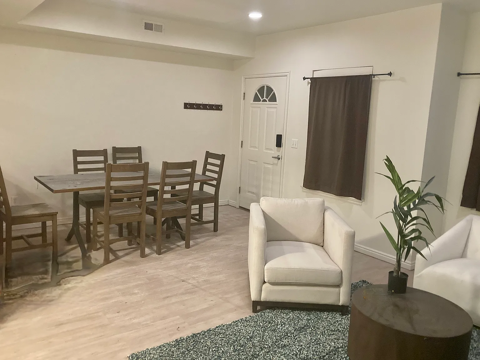 3 bed, 1850 sqft, $2,350 — Photo 3