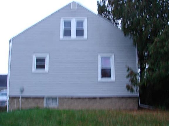 3rd image of 1103 E Pine Ave