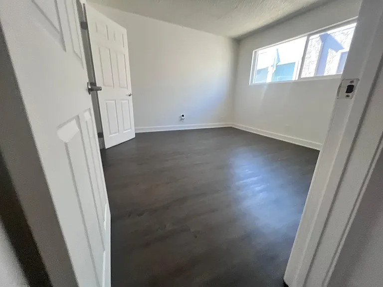 9016 Orion Ave #F17 — Photo 3