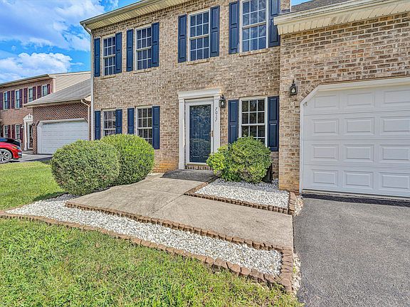 3rd image of 7027 Linn Dr