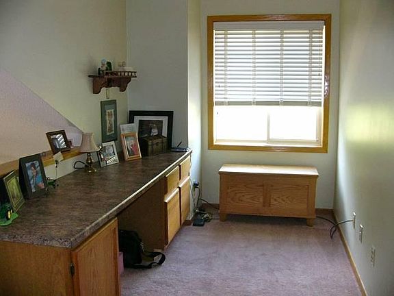 Upper Loft with desk